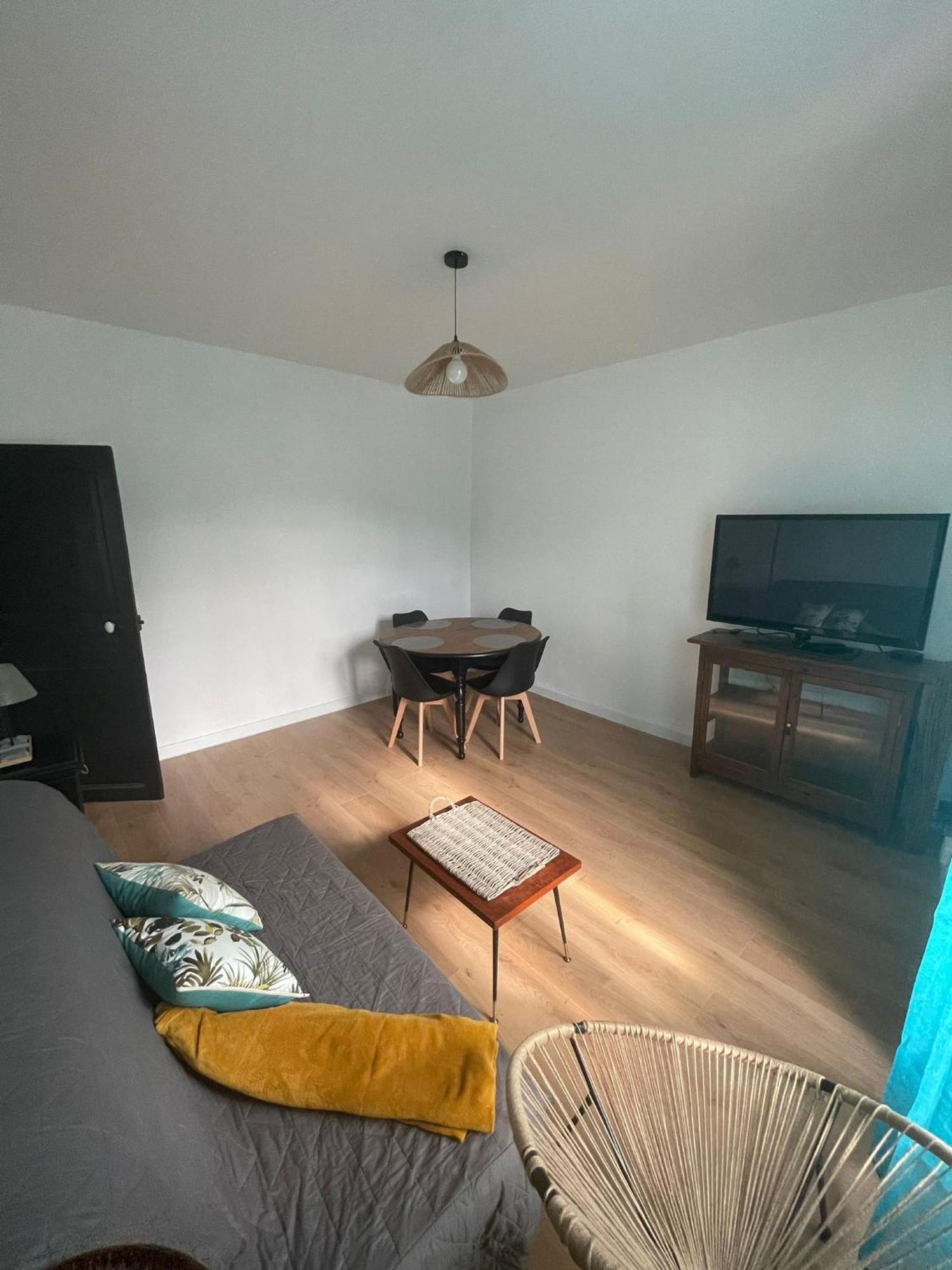 Charmant Appartement Au Paradis Romagnat Kültér fotó